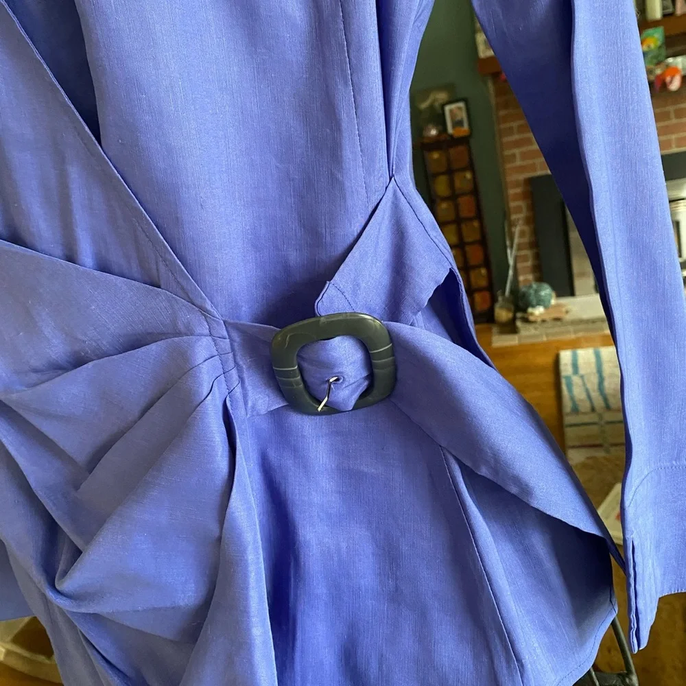 Gorgeous periwinkle blouse - Picture 2 of 8
